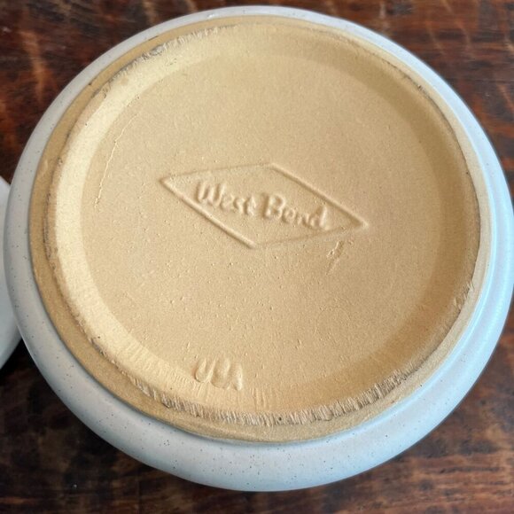 Vintage 1960's Oak Leaves And Acorns West Bend Bean Pot - Picture 2 of 8